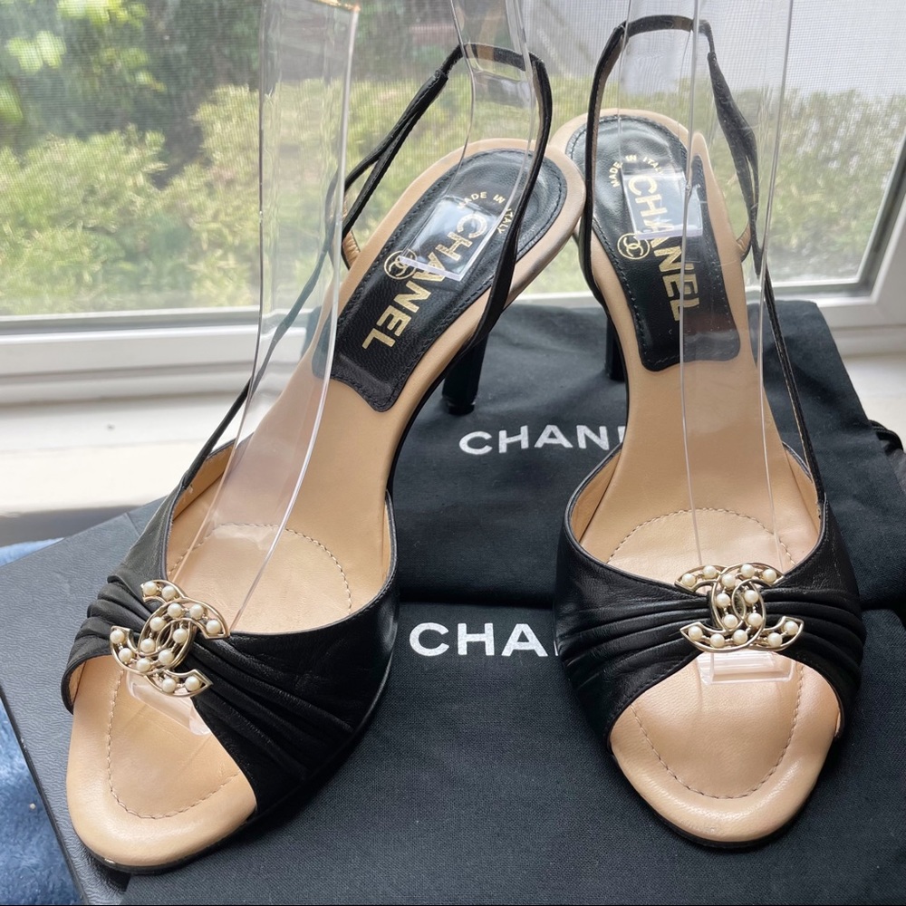 CHANEL Black and Cream Heels